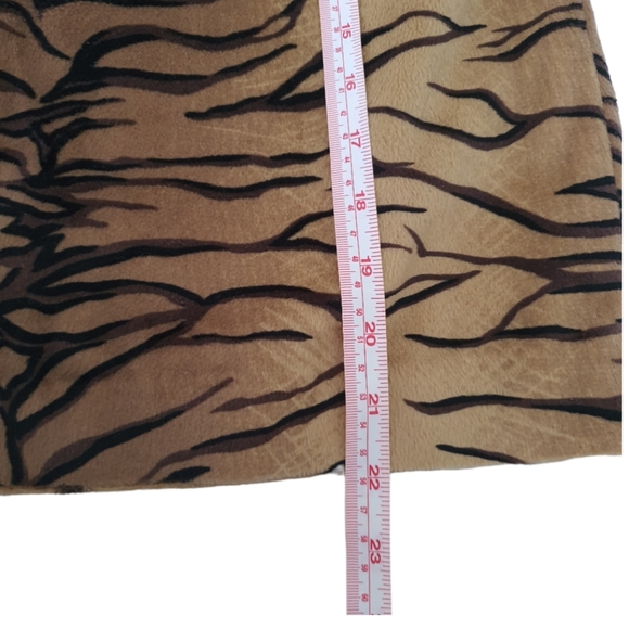 Table Eight Fur Tiger Print Skirt Size 12 - Picture 7 of 14